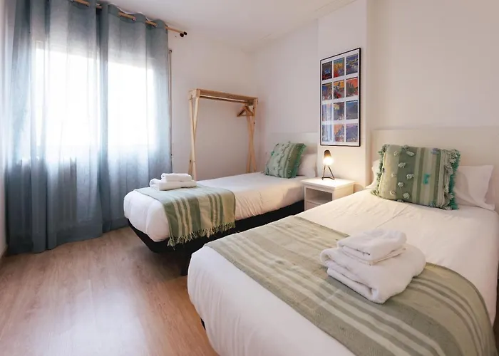 Bravissimo Pont De La Princesa, Comfortable 3-Bedroom Apartment